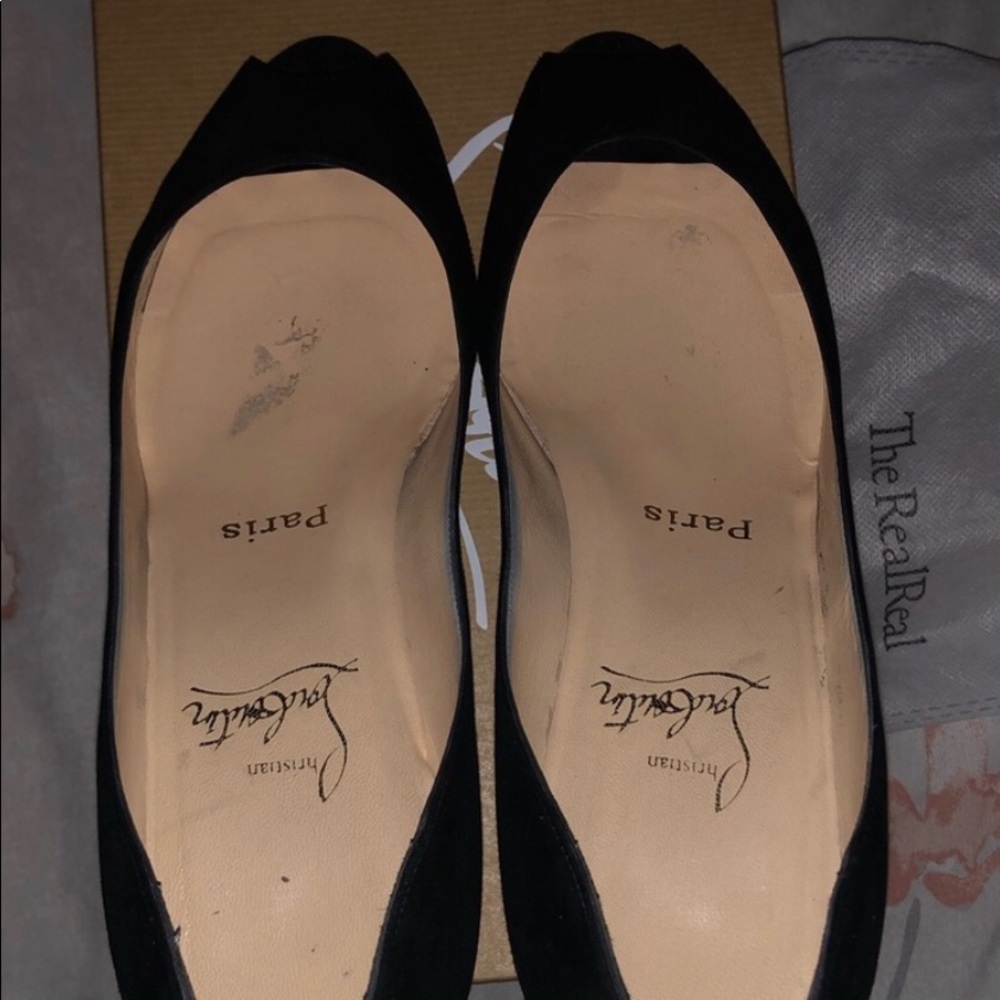 Black pee toe small heels